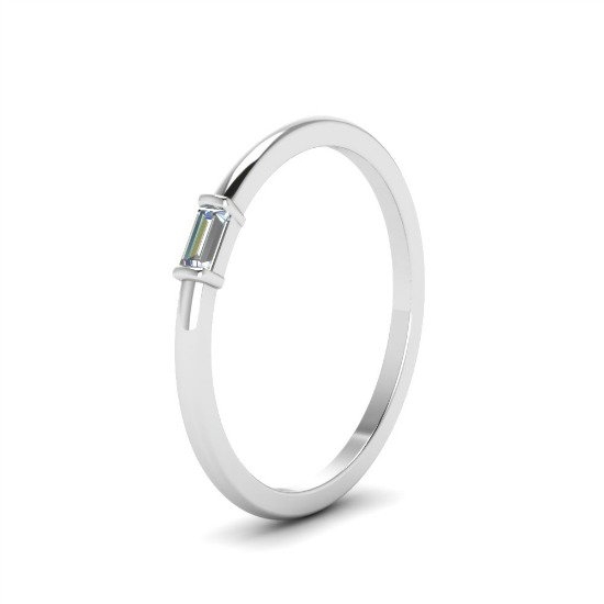 Get Inspired by These Delicate Engagement Rings - Tiny Baguette Get Inspired by These Delicate Engagement Rings - Tiny Baguette